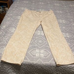 Women’s Chico Platinum Denim ultimate mid-rise stretch cropped  ankle size 3